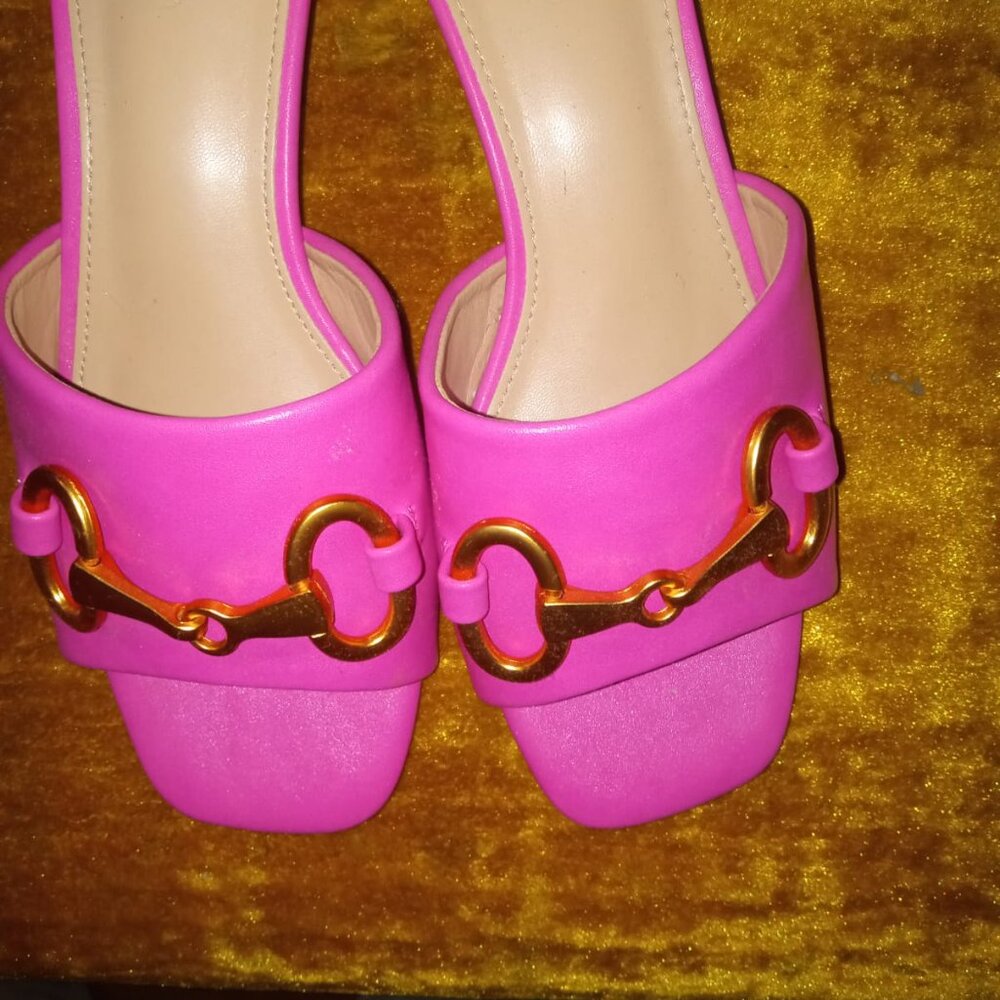 SANDAL - Picture 4 of 5